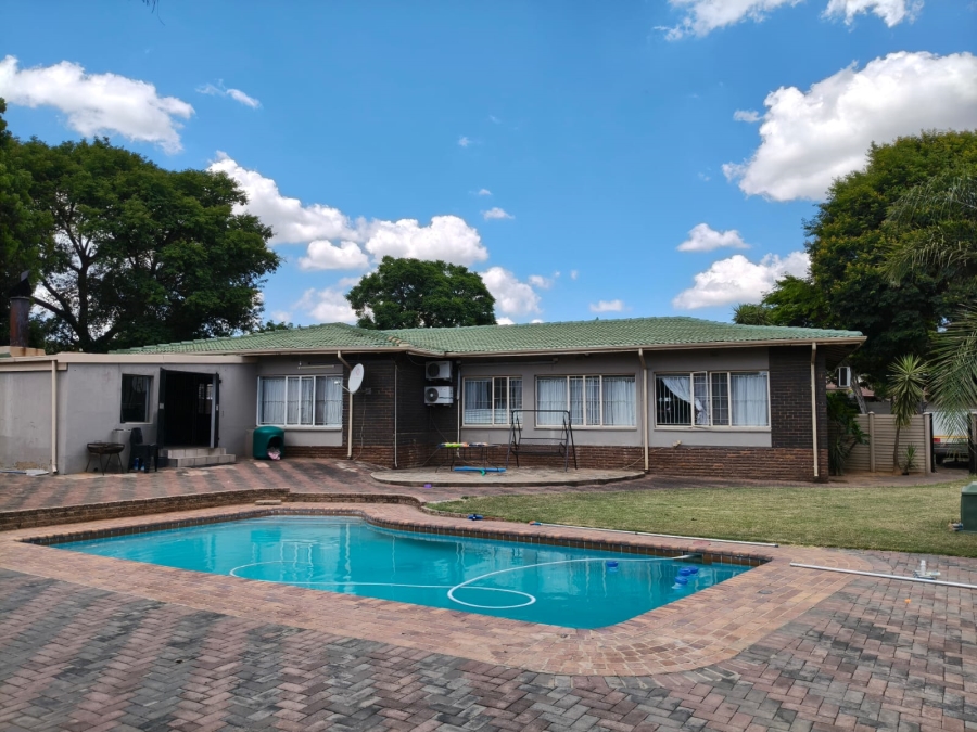 4 Bedroom Property for Sale in Protea Park North West